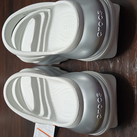 Crocs Mega Crush Metallic Triple Strap - Moonlight/Silver- Size 8 Women (6 Men) - Picture 6 of 8